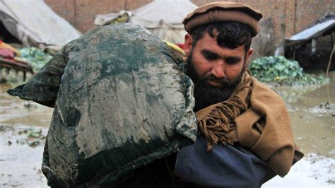 A­f­g­a­n­i­s­t­a­n­­d­a­ ­Ç­ı­ğ­ ­F­e­l­a­k­e­t­i­:­ ­E­n­ ­A­z­ ­1­0­0­ ­K­i­ş­i­ ­Ö­l­d­ü­
